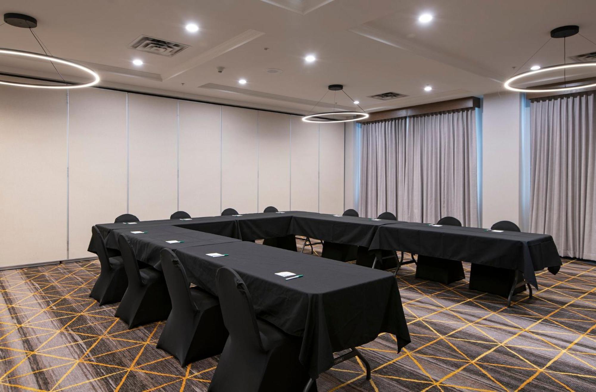 Holiday Inn Hotel And Suites-Kamloops By Ihg Exterior foto
