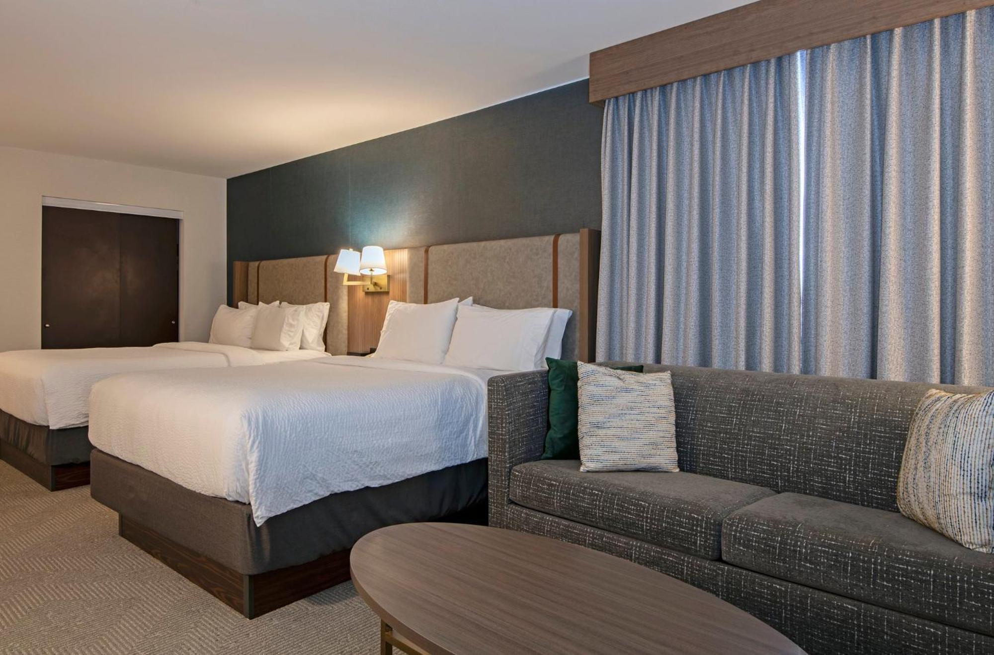 Holiday Inn Hotel And Suites-Kamloops By Ihg Exterior foto
