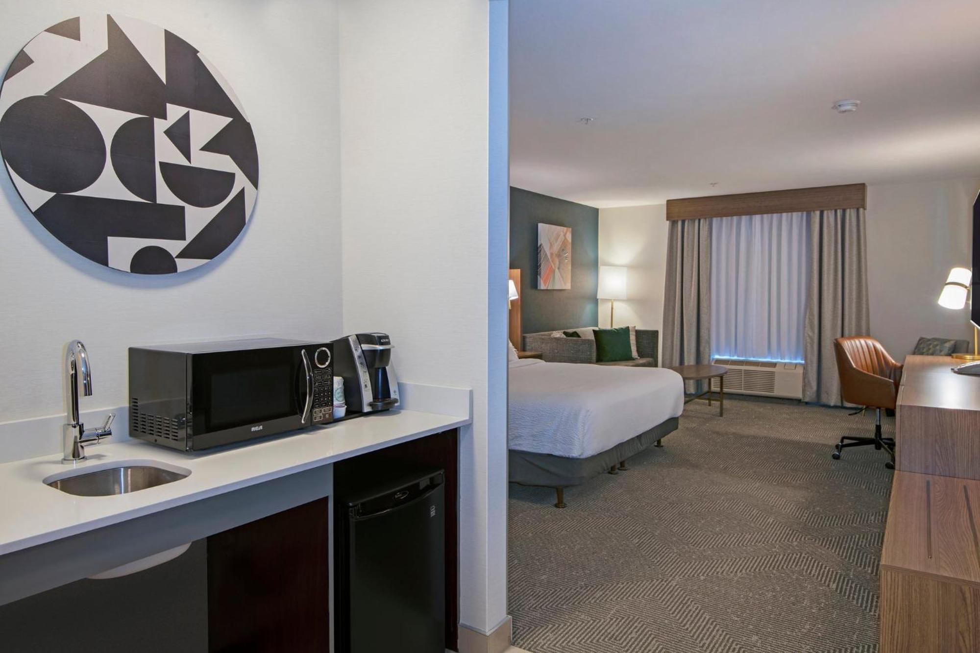 Holiday Inn Hotel And Suites-Kamloops By Ihg Exterior foto