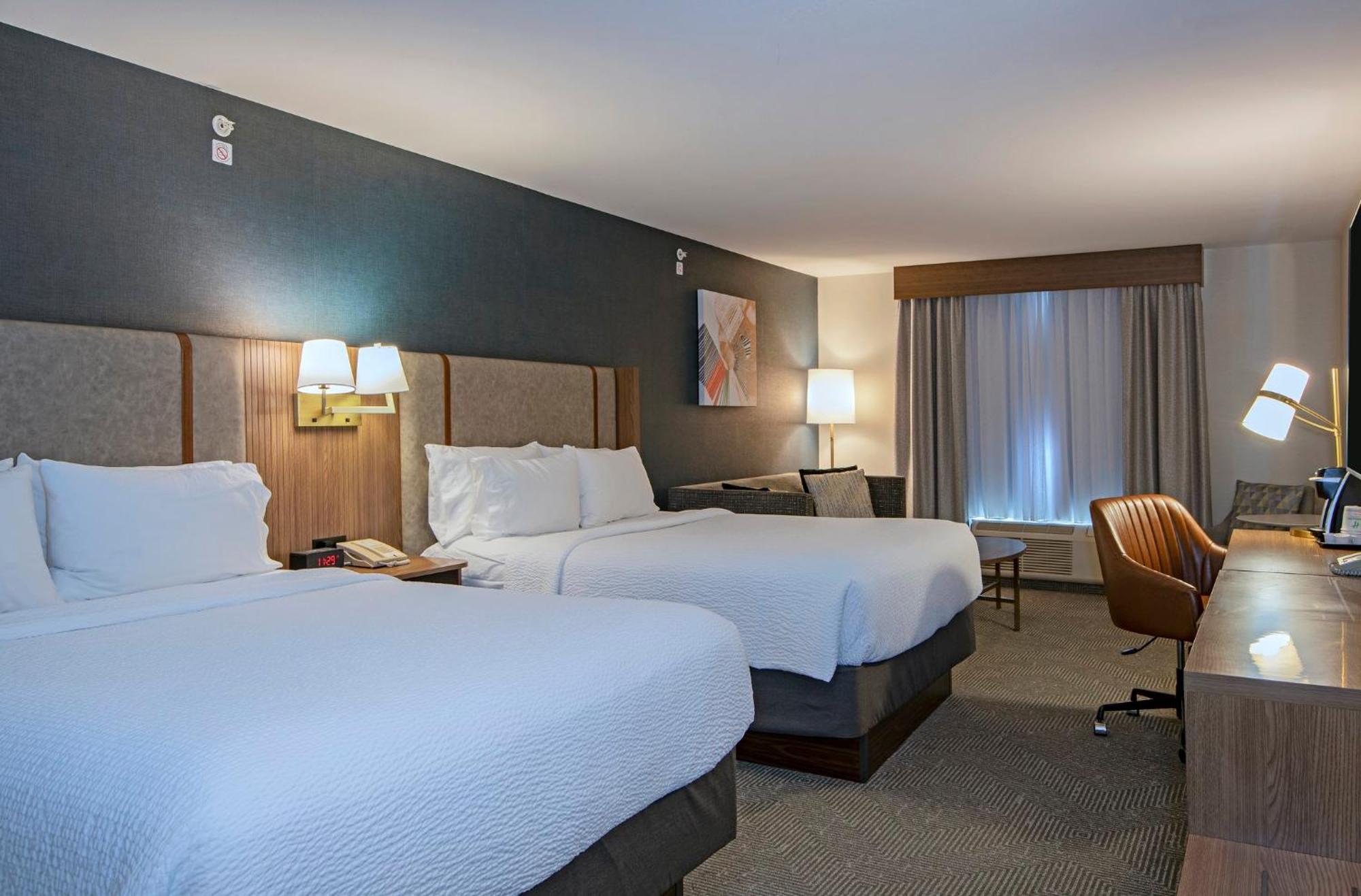 Holiday Inn Hotel And Suites-Kamloops By Ihg Exterior foto