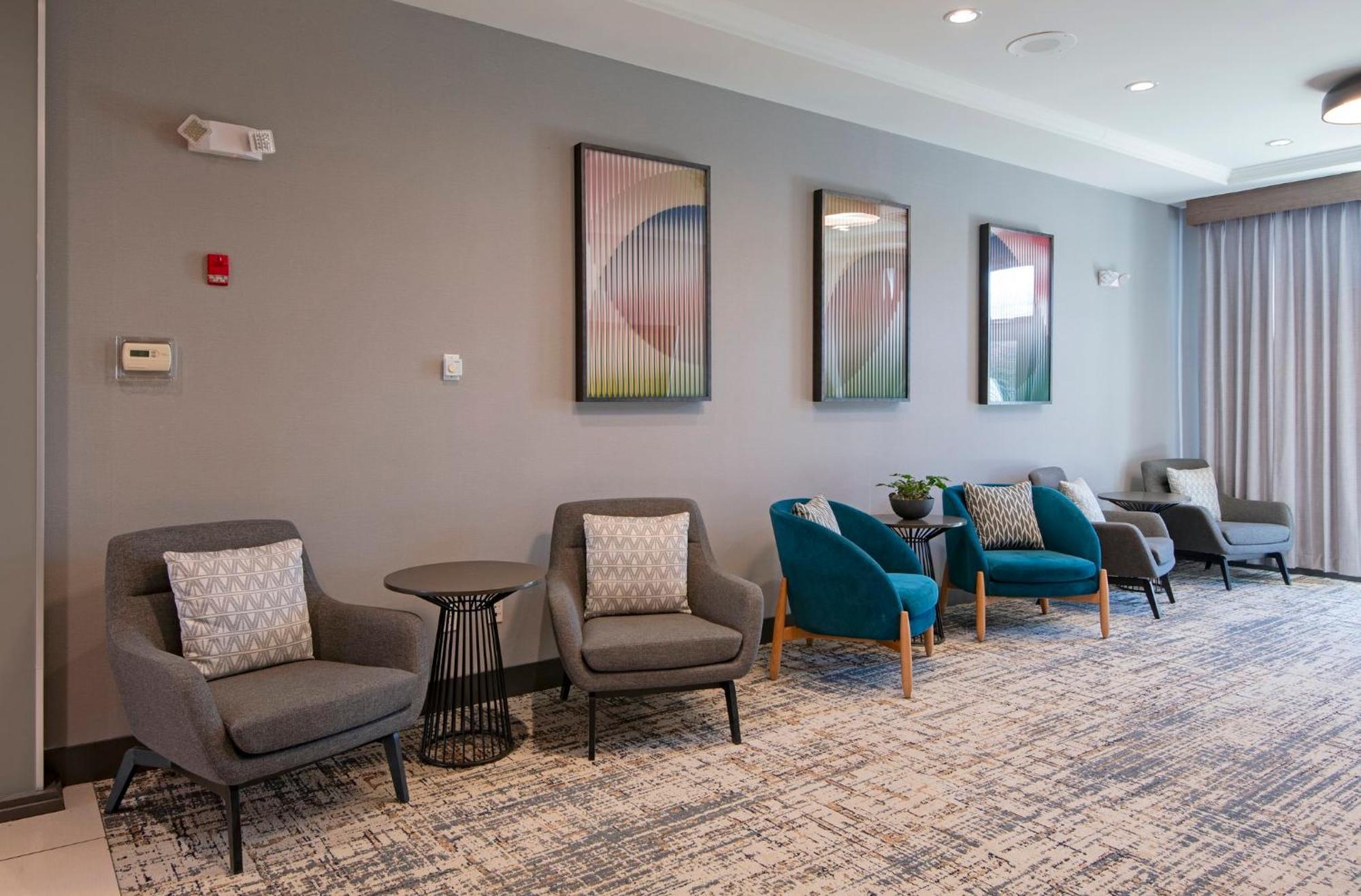 Holiday Inn Hotel And Suites-Kamloops By Ihg Exterior foto