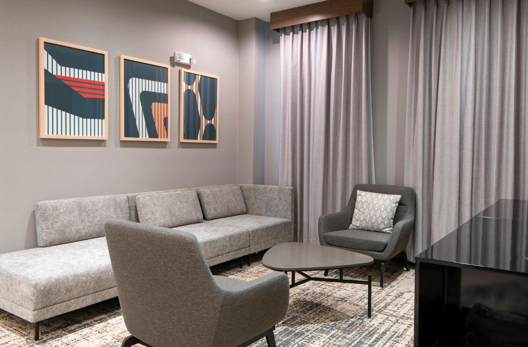 Holiday Inn Hotel And Suites-Kamloops By Ihg Exterior foto