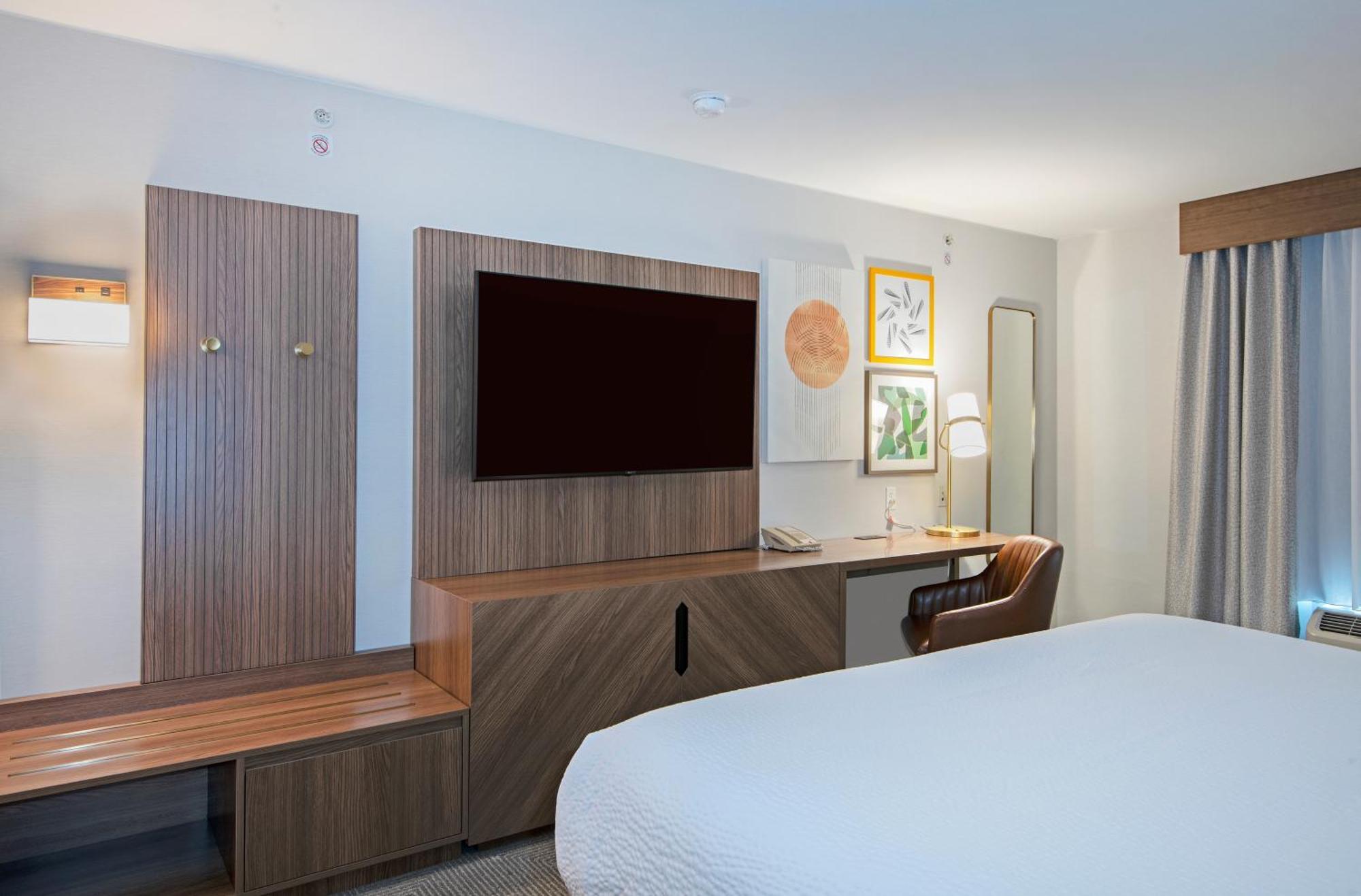 Holiday Inn Hotel And Suites-Kamloops By Ihg Exterior foto