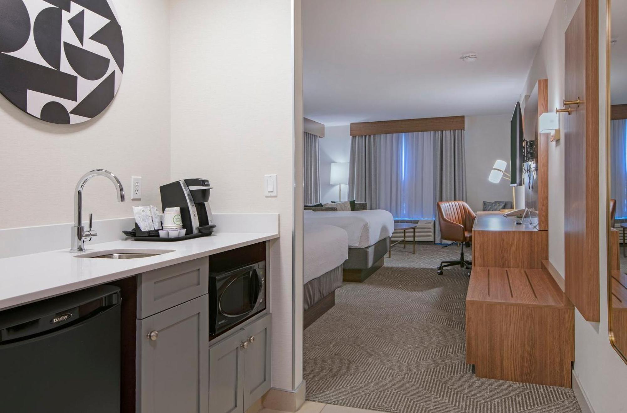 Holiday Inn Hotel And Suites-Kamloops By Ihg Exterior foto